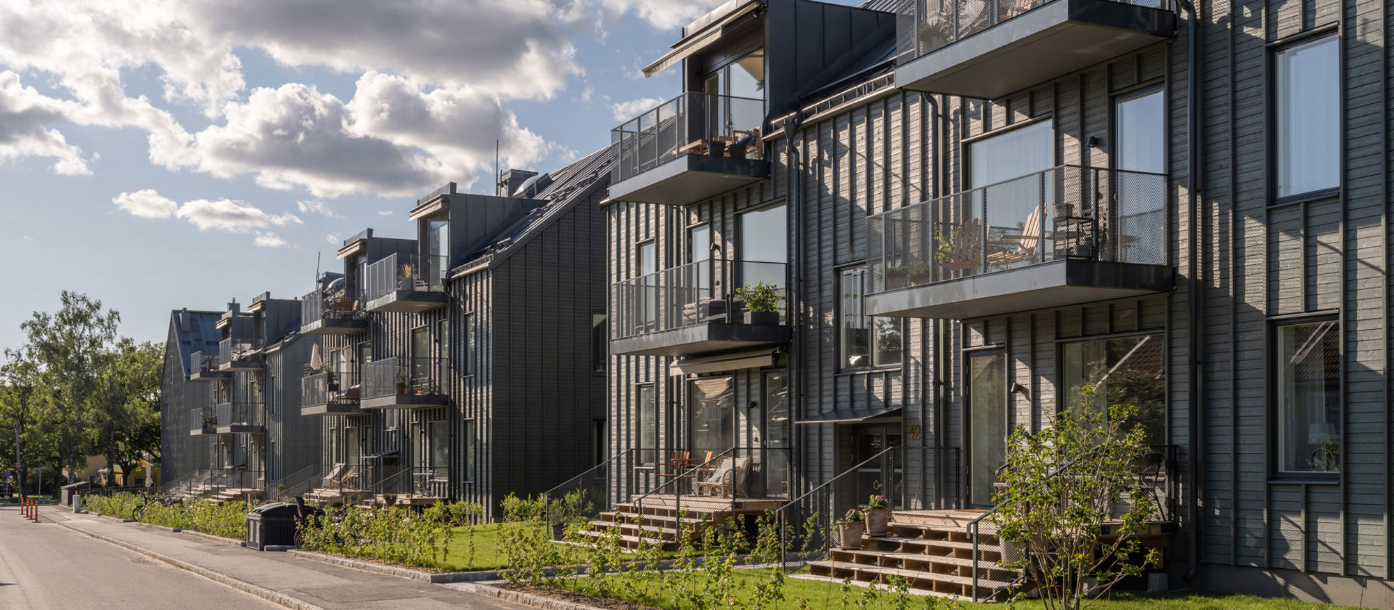 Foto av bostadshuset Västerled i Bromma.