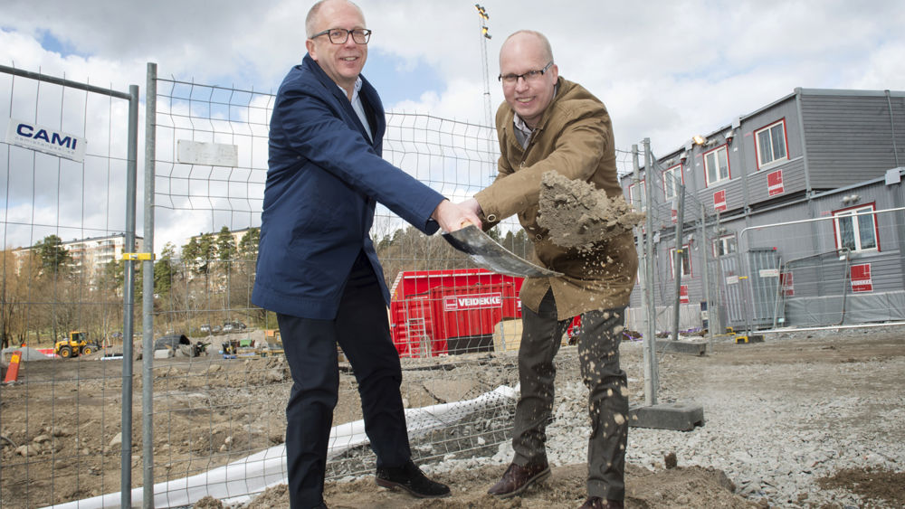 Drömplank och första spadtag i Kallhällsparken
