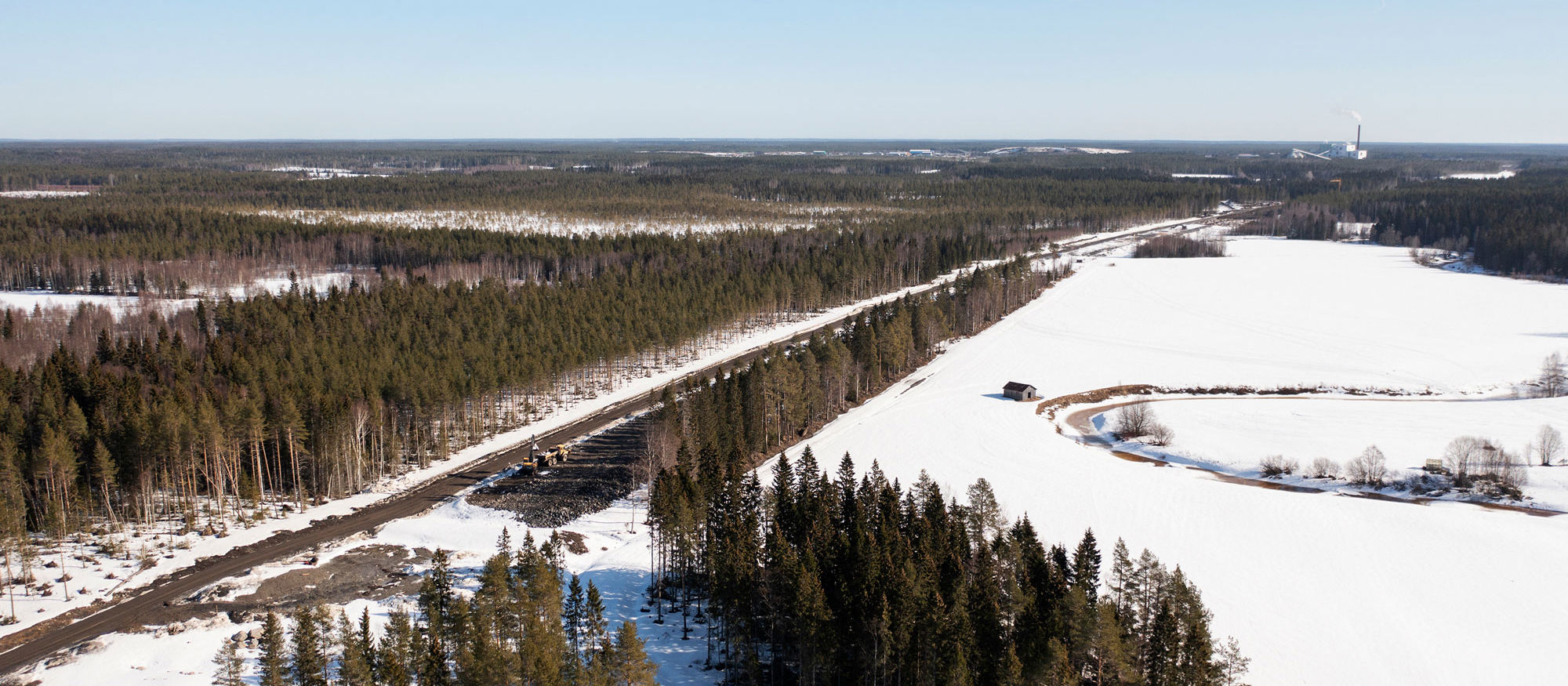 Drönarbild över arbetet med första delsträckan av Norrbotniabanan, Norrlands största infrastrukturprojekt. 