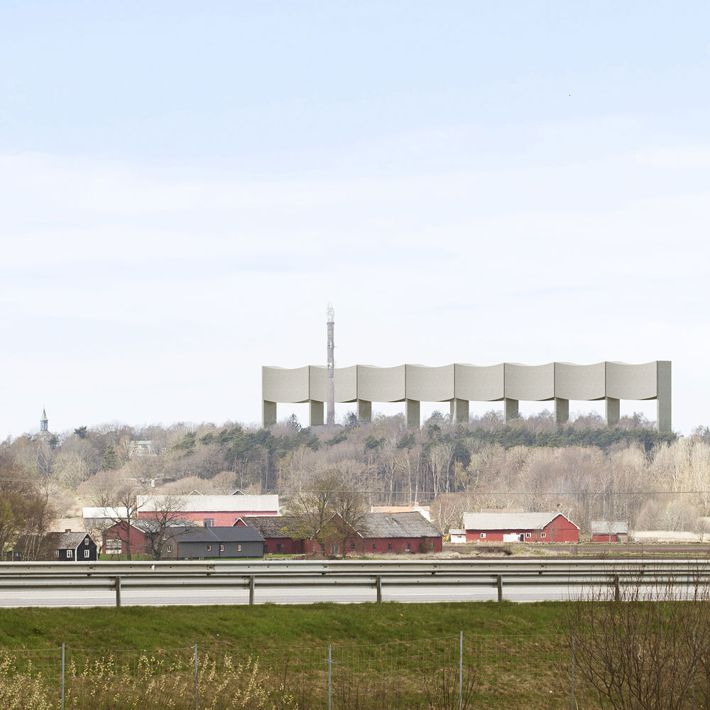 Arkitektbild där Våga vattentorn höjer sig som en våg längs med horisonten. I förgrunden en motorväg framför en bondgård och träd. 