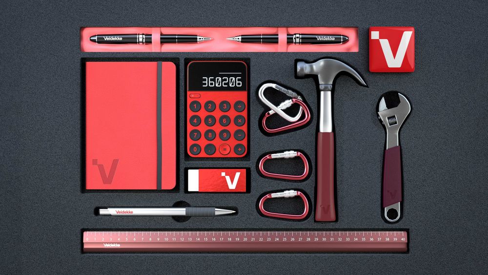 Verktyg prydlig utlagda på sin plats i en låda