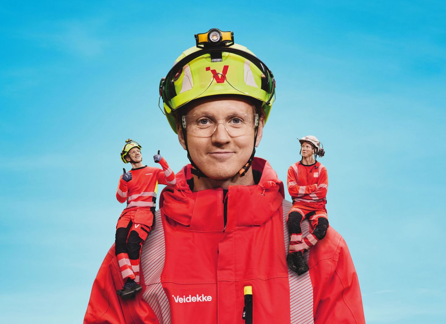 Bild av byggarbetare med två miniversioner av sig själv på vardera axel