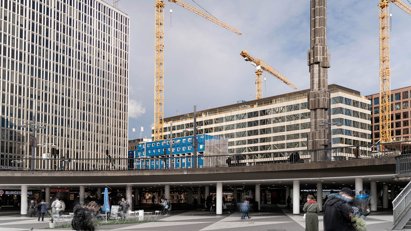 Sergels torg med byggkranar