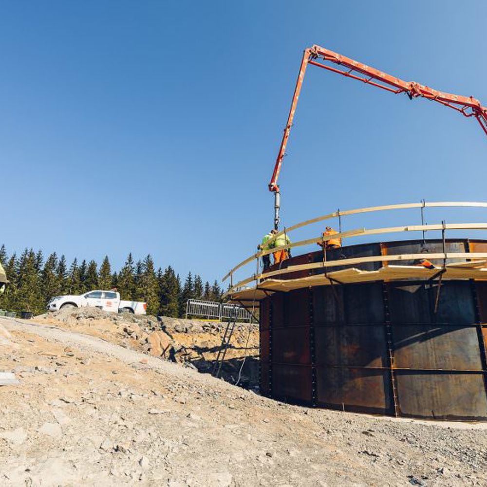 Runt fundament gjuts i Tvinnesheda vindkraftspark